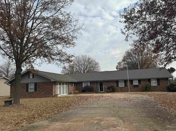 2111 S Oak St, Stuttgart, AR 72160