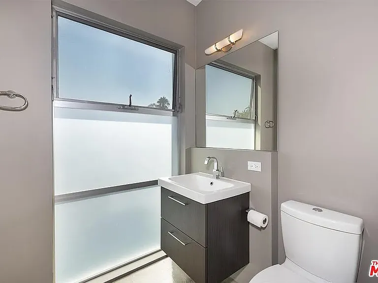 3343 Rowena Ave — Photo 12