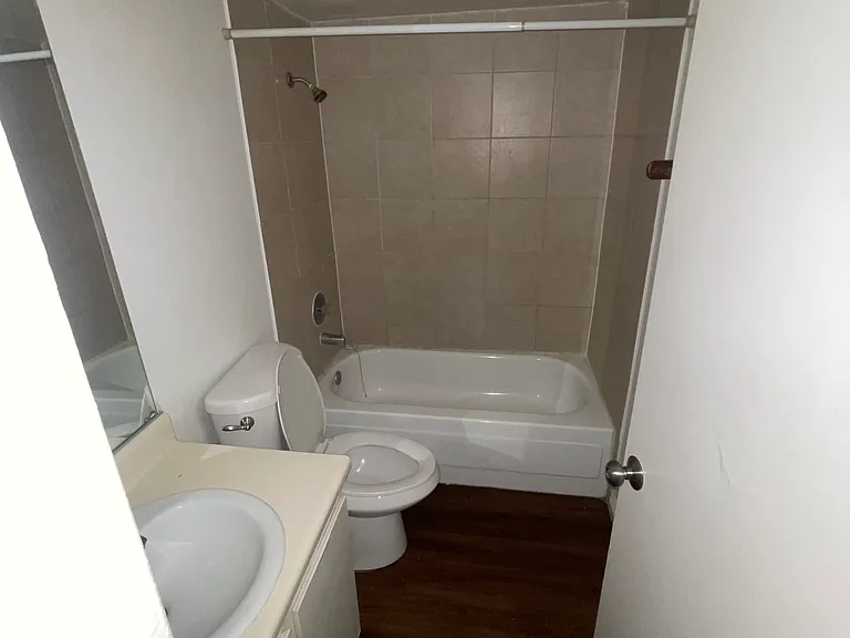 4658 Tracylynn Ln #B — Photo 7