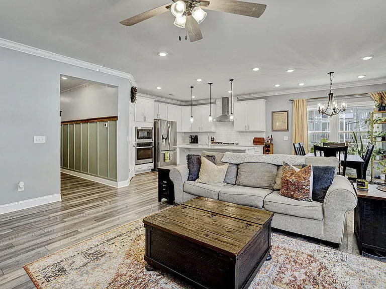 244 Chateau Way — Photo 11