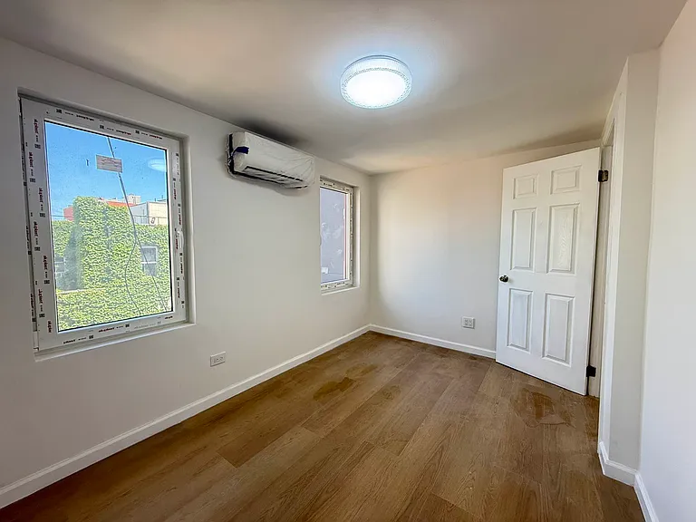 392 Lorimer St #3 — Photo 10