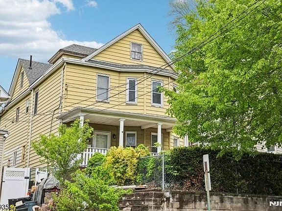 3rd image of 52 Preston St
