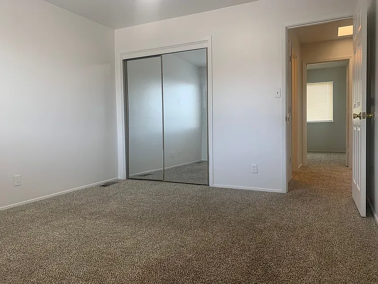 12120 Candelaria Rd NE — Photo 12