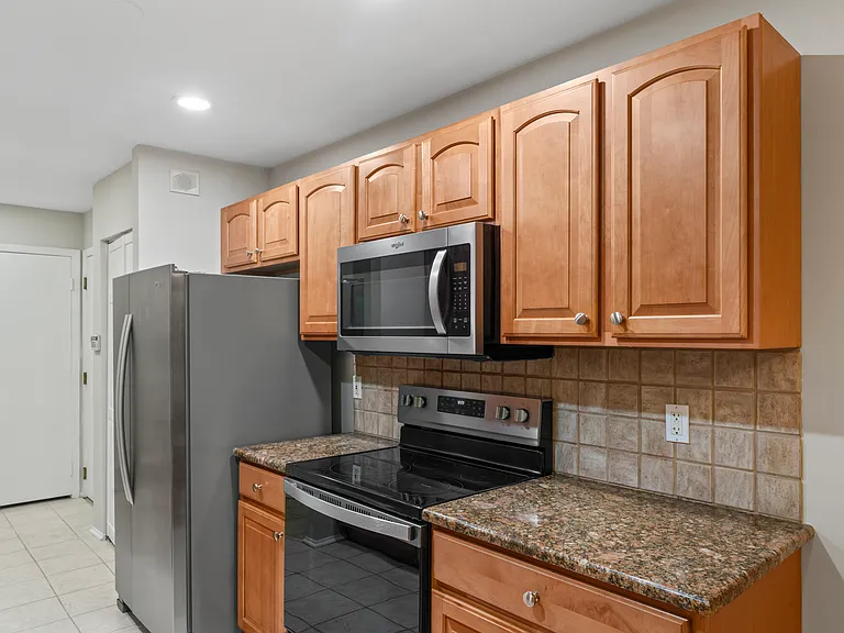 245 Hamilton Ave #1 — Photo 8
