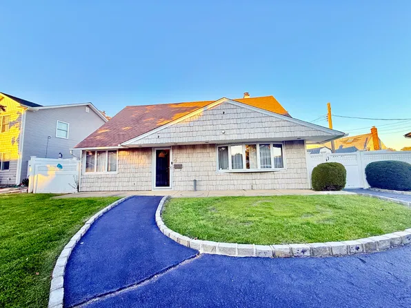 (undisclosed Address), Bethpage, NY 11714