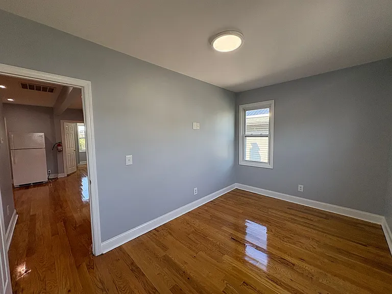 1224 Monroe Ave — Photo 10