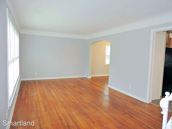 3rd image of 266 E 271st St