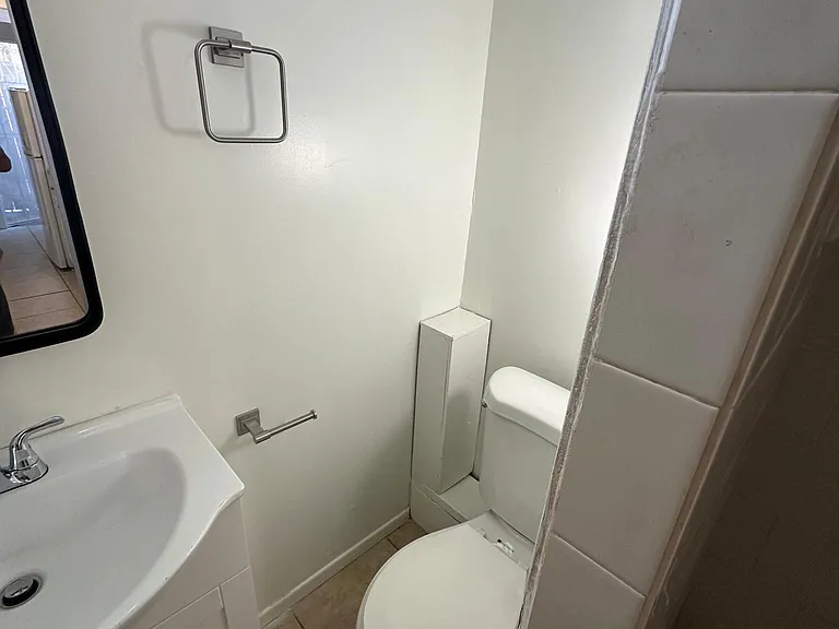 225 Termino Ave #225B — Photo 11