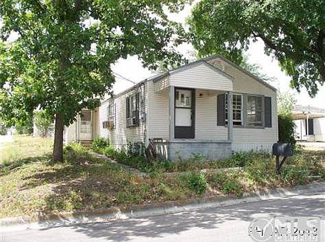 1st image of 206 W Avenue B
