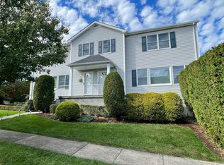 62 Franklin Ave #62, Harrison, NY 10528