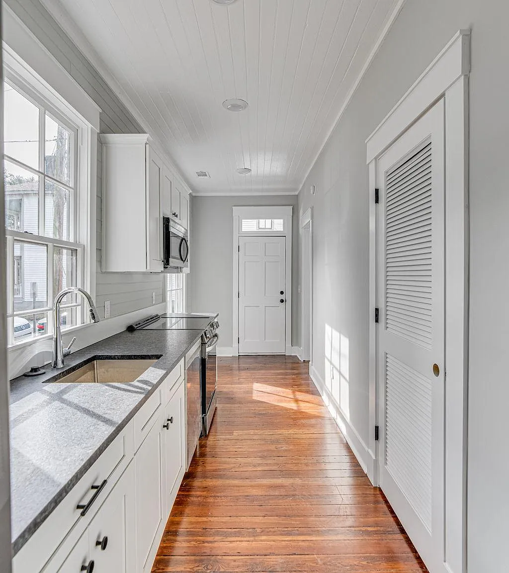2 bed, 900 sqft, $2,000 — Photo 3