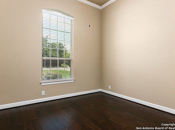 4th image of 3206 Cameron Cv