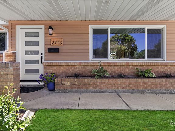 4th image of 2713 S Laurelhurst Dr