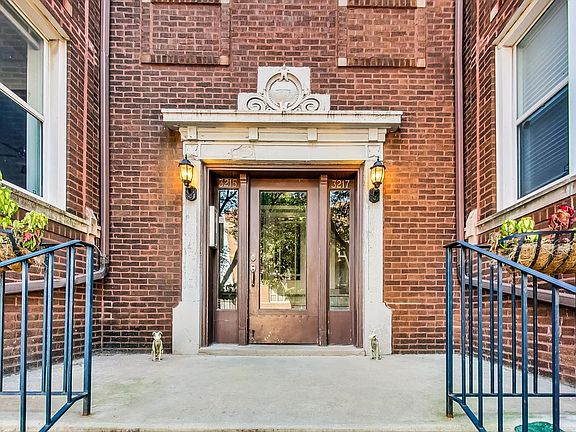 3rd image of 3215 W Leland Ave APT 3E