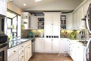 55 San Patricio Kitchen 02