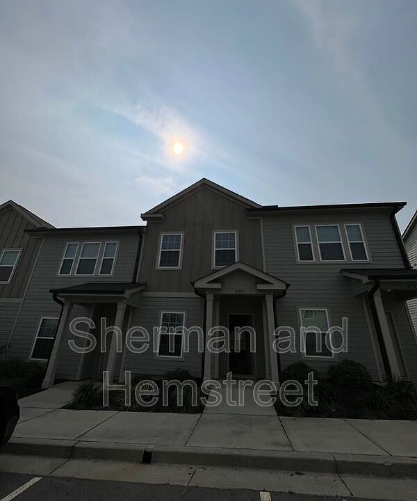 1st image of 672 Dobhill Ln