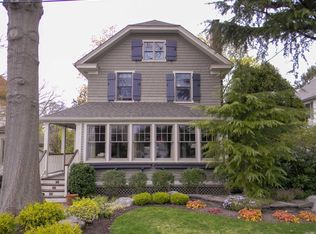 15 High St, Locust Valley, NY 11560