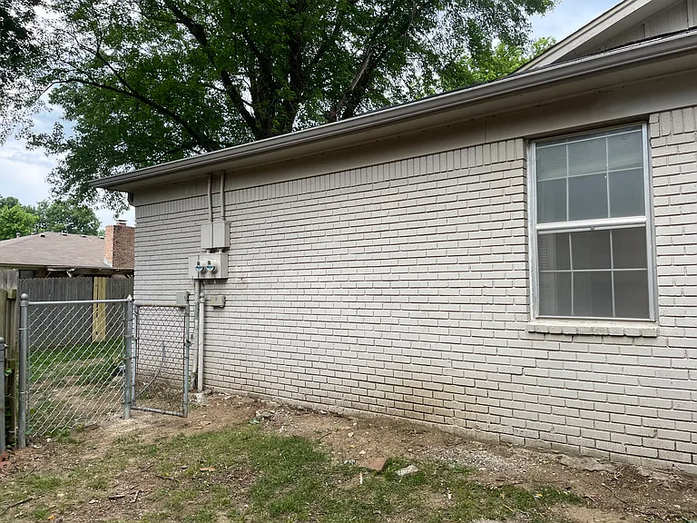 6916 E 71st Pl — Photo 3