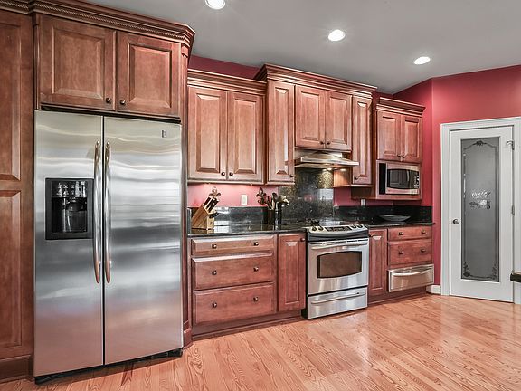 5th image of 165 Blossom Cir