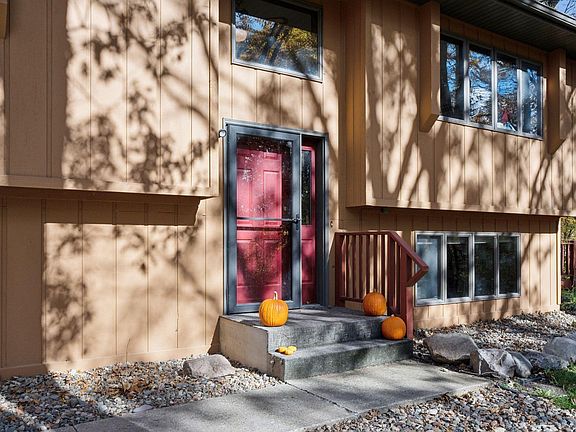 4th image of 332 Elderberry Rd