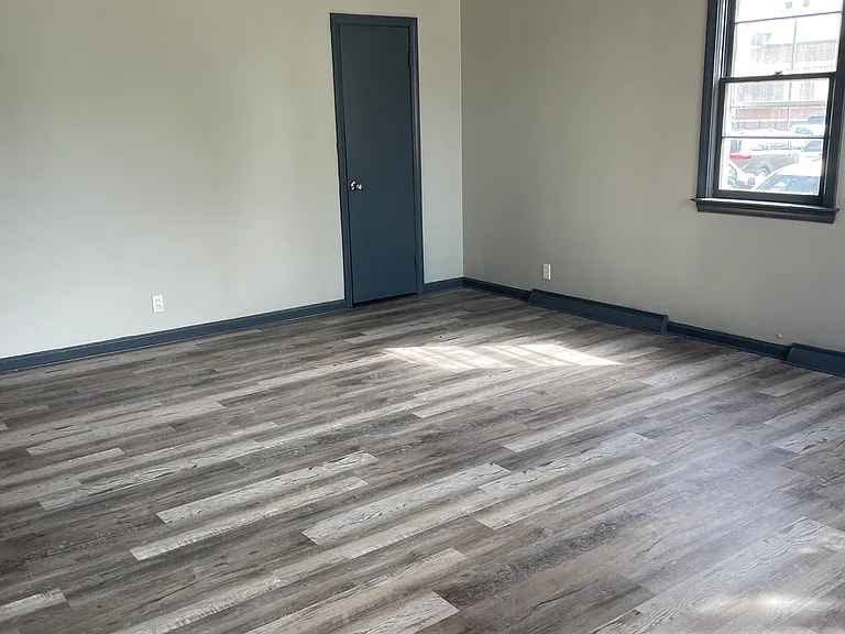 114 W Grout St — Photo 4
