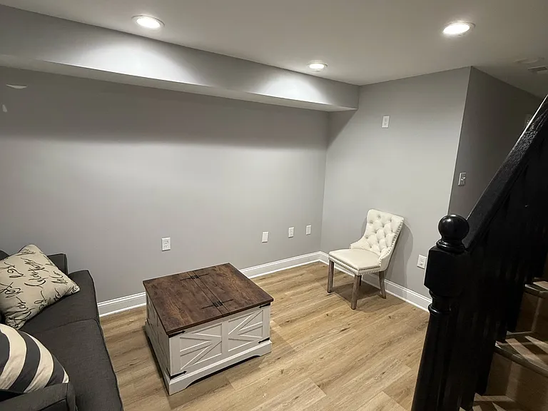 2317 Barclay St #1 — Photo 4