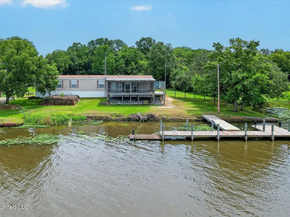 5033 Levee Ave, Pearlington, MS 39572