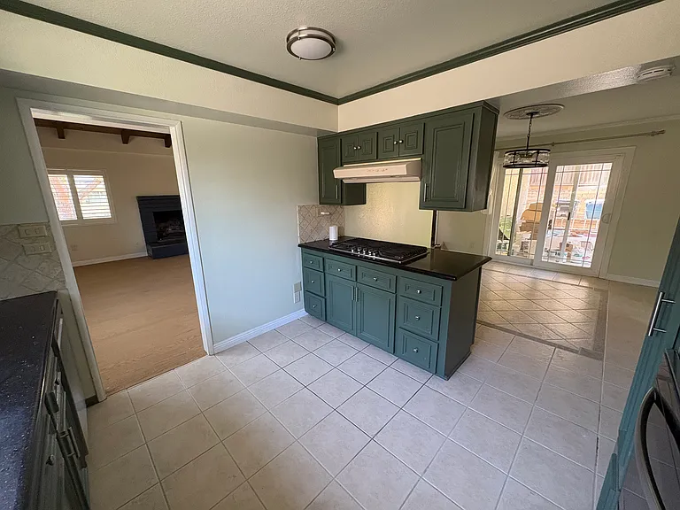 26335 Eshelman Ave — Photo 8