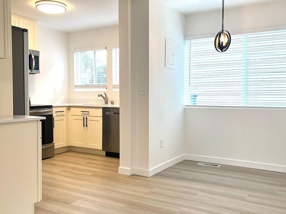 1st image of 4222 Pasadena Pl NE #4222