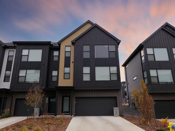 5 Rondeau Dr #4, Saint Albert, AB T8N 7X8