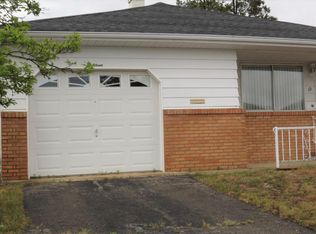 13 Saint David Dr, Toms River, NJ