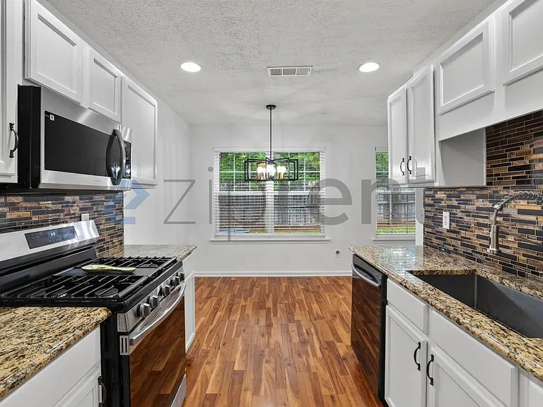 100 Oak Grove Pl — Photo 11