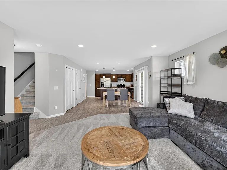 208 Sugar Maple Ln — Photo 5