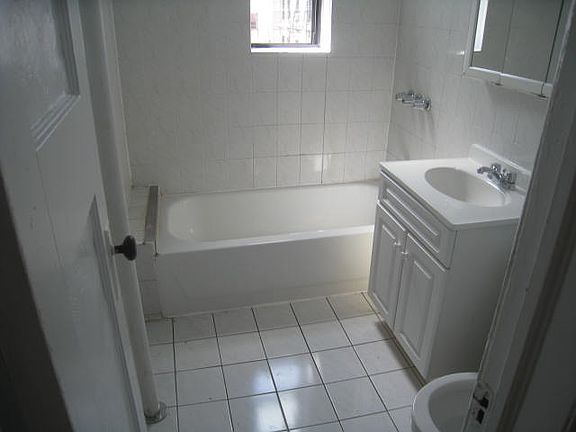 4th image of 36-06 31st Ave #D4