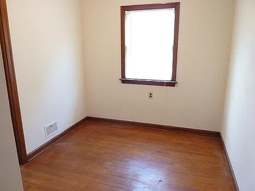 2 bed, 900 sqft, $1,200 — Photo 3