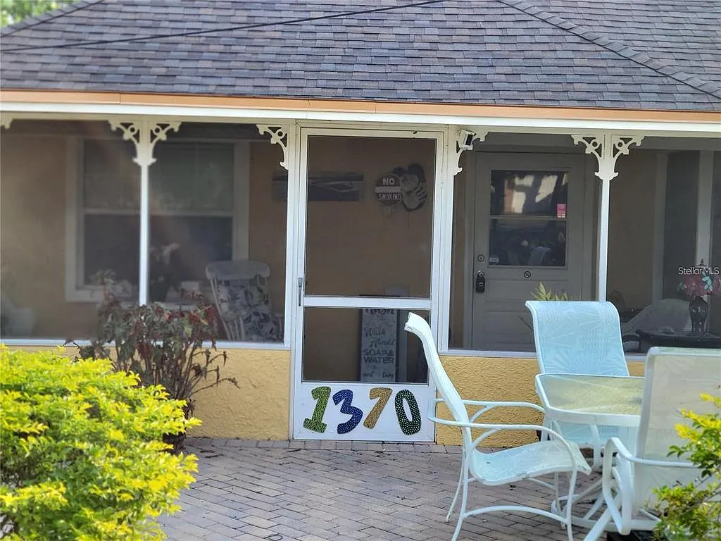 2 bed, 1.0 bath, 1100 sqft, $2,500 — Photo 2