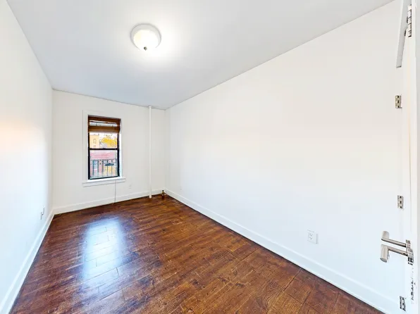 25-04 44th Street image 4 of 8