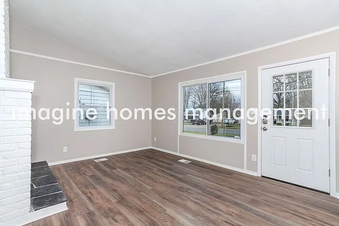 2 bed, 1.0 bath, 1009 sqft, $1,850 — Photo 2