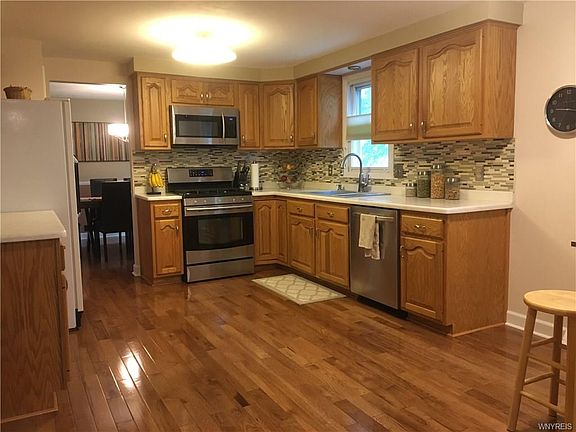 3rd image of 4 Beaver Ln