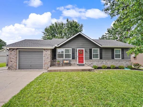 609 E 13th St, Eudora, KS 66025