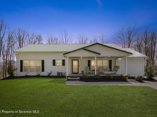 828 Lake Henry Rd, Lake Ariel, PA 18436