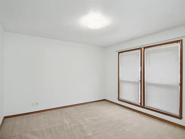 605 Pecos Trl — Photo 14