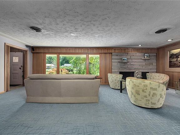 4th image of 41 Lakeview Dr