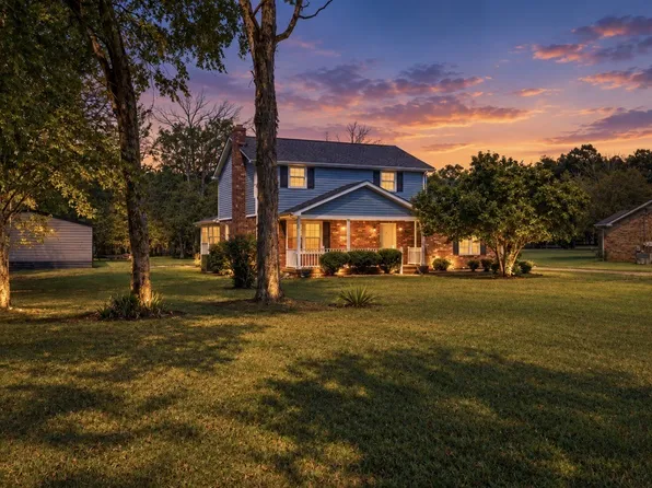 3100 Dell Dr, Hermitage, TN 37076