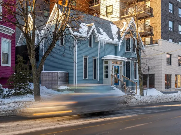 99 Ochterloney St, Dartmouth, NS B2Y 1C6