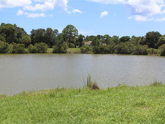 2nd image of 44 Sportsman Cir