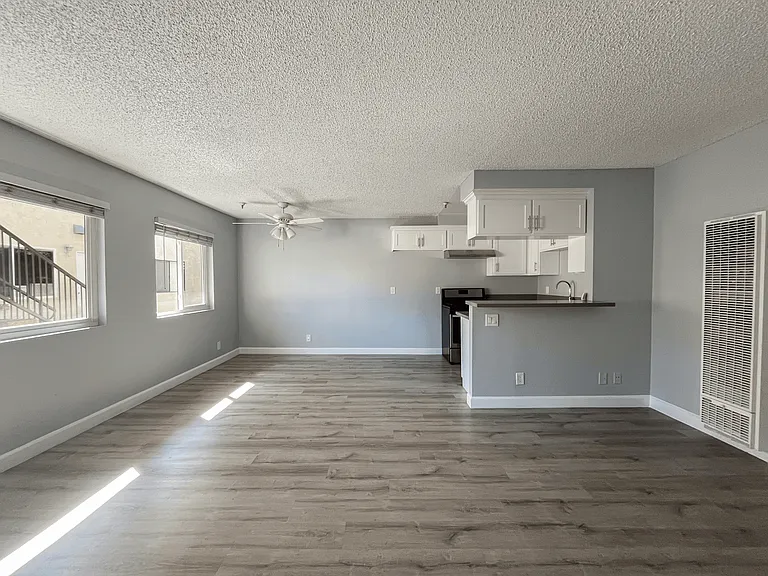 12521 Grevillea Avenue — Photo 10