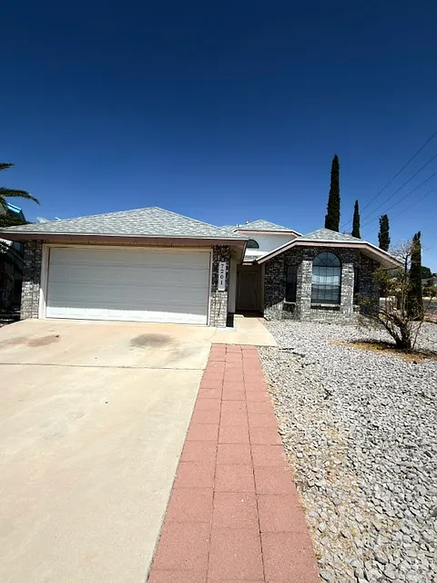 3 bed, 1500 sqft, $1,785 — Photo 1