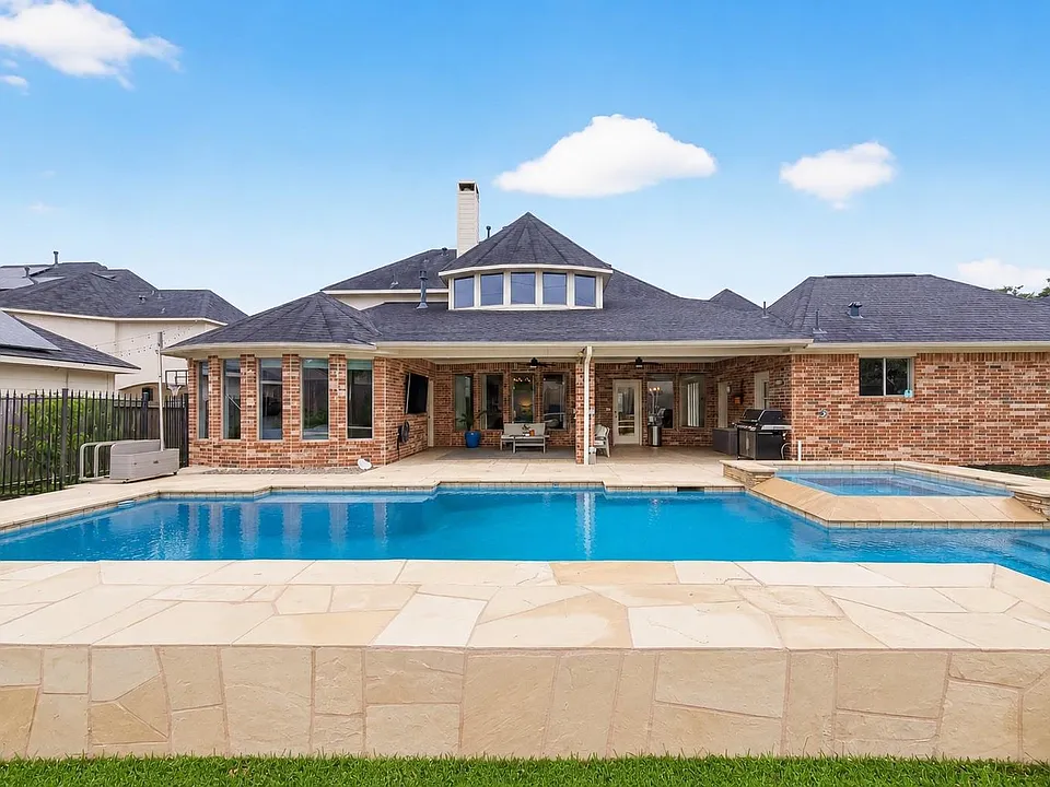 3510 Artesian Springs Ct