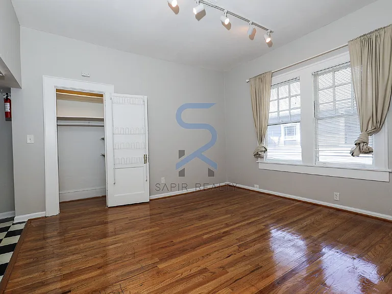 920 Greenwood Ave NE #C — Photo 12